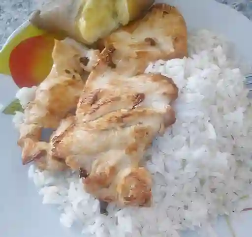 Desayuno con Filete de Pollo