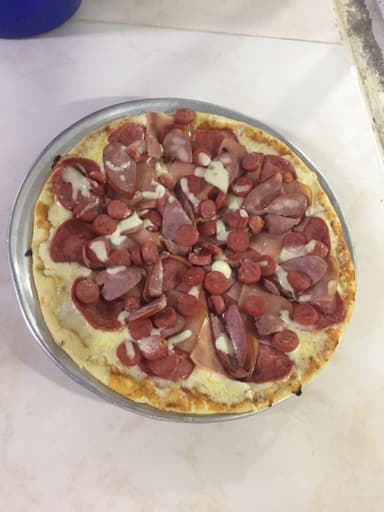 Pizza Personal Chorizo, Butifarra y Salami