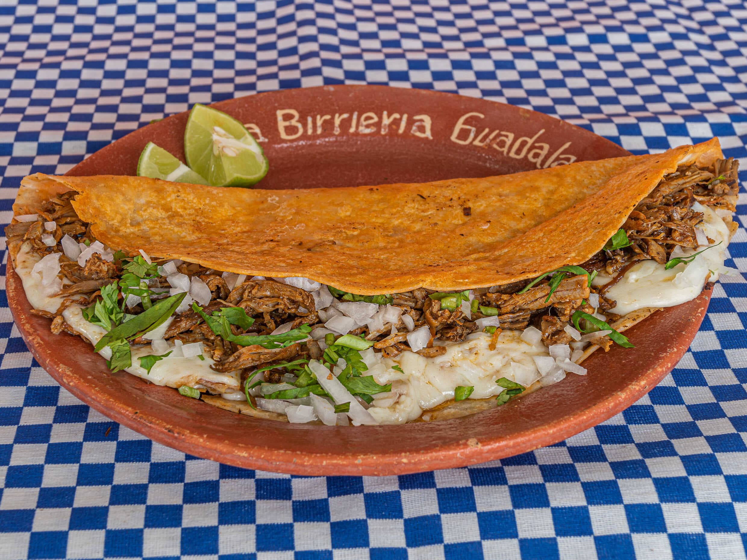 Quesabirria Gigante en Tortilla de Harina (Promo)