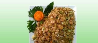 Arroz Chow Fan Pollo y Camarones