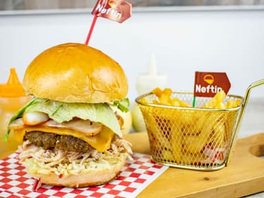 Hamburguesa de Carne + Papas a la Francesa