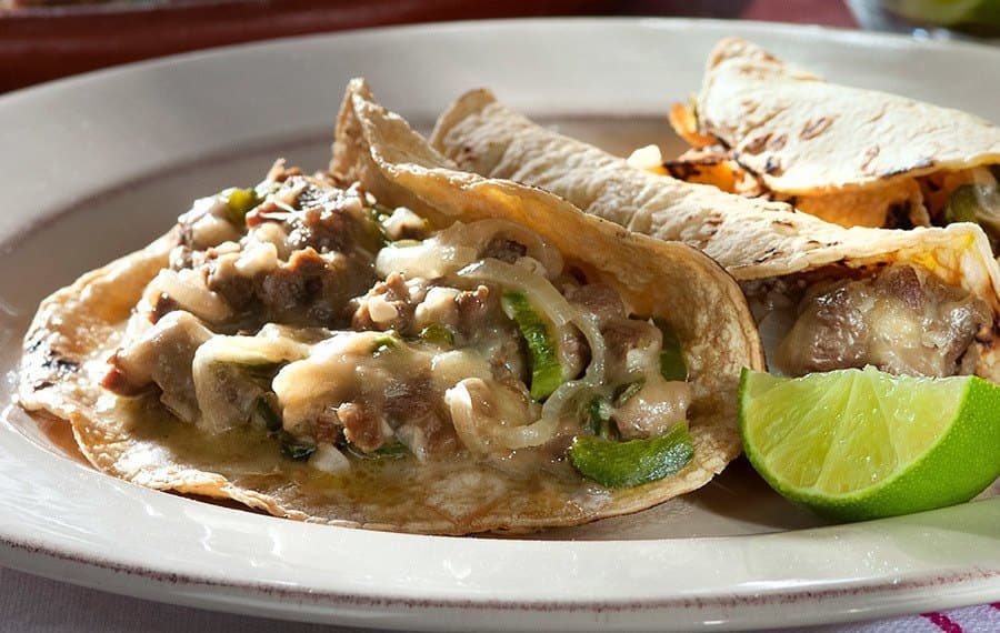 TACO DE BISTEC CON QUESO