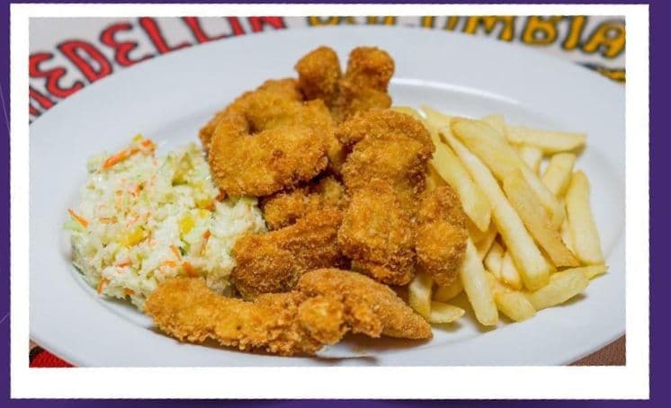 Salchipapas con Nuggets