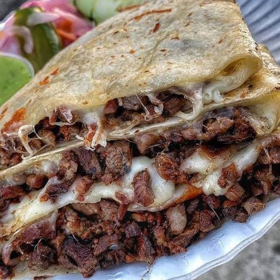Quesadilla Especial de Adobada