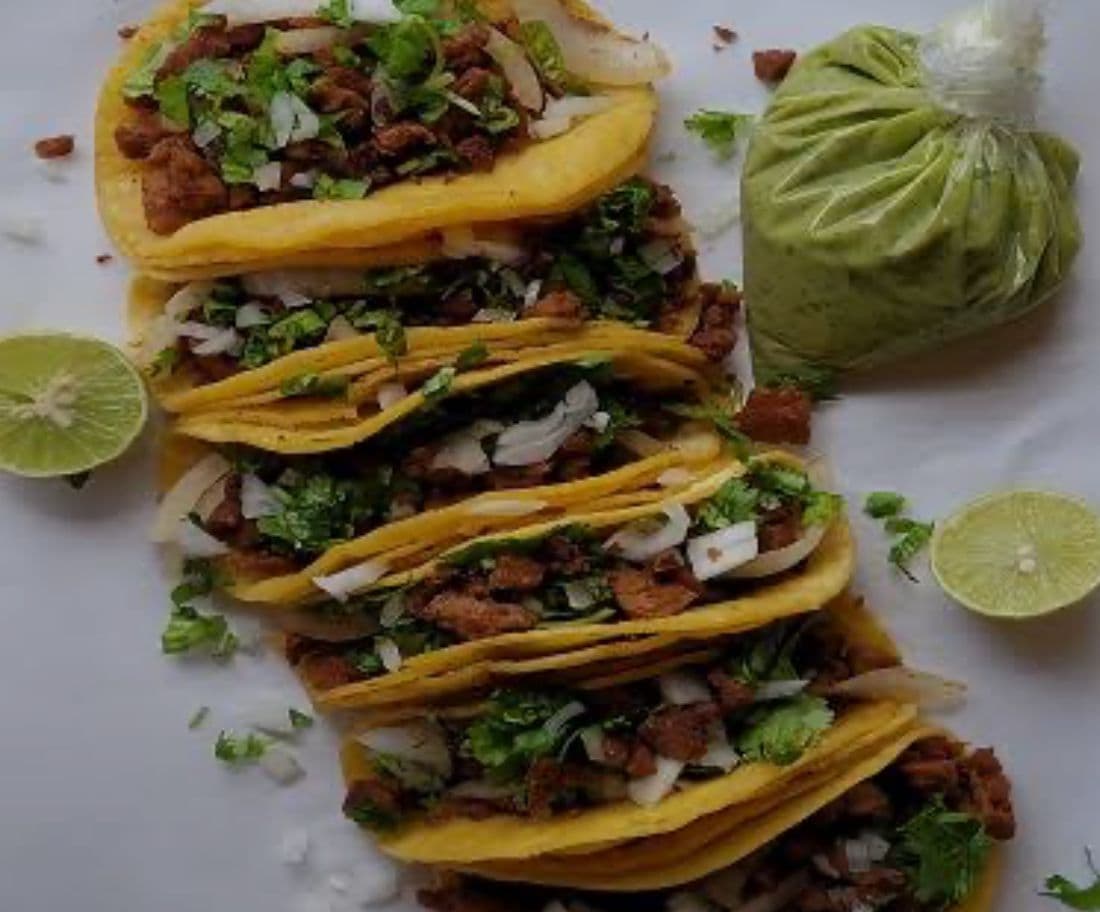 5 Tacos de Bistec y 1 Refresco o Boing
