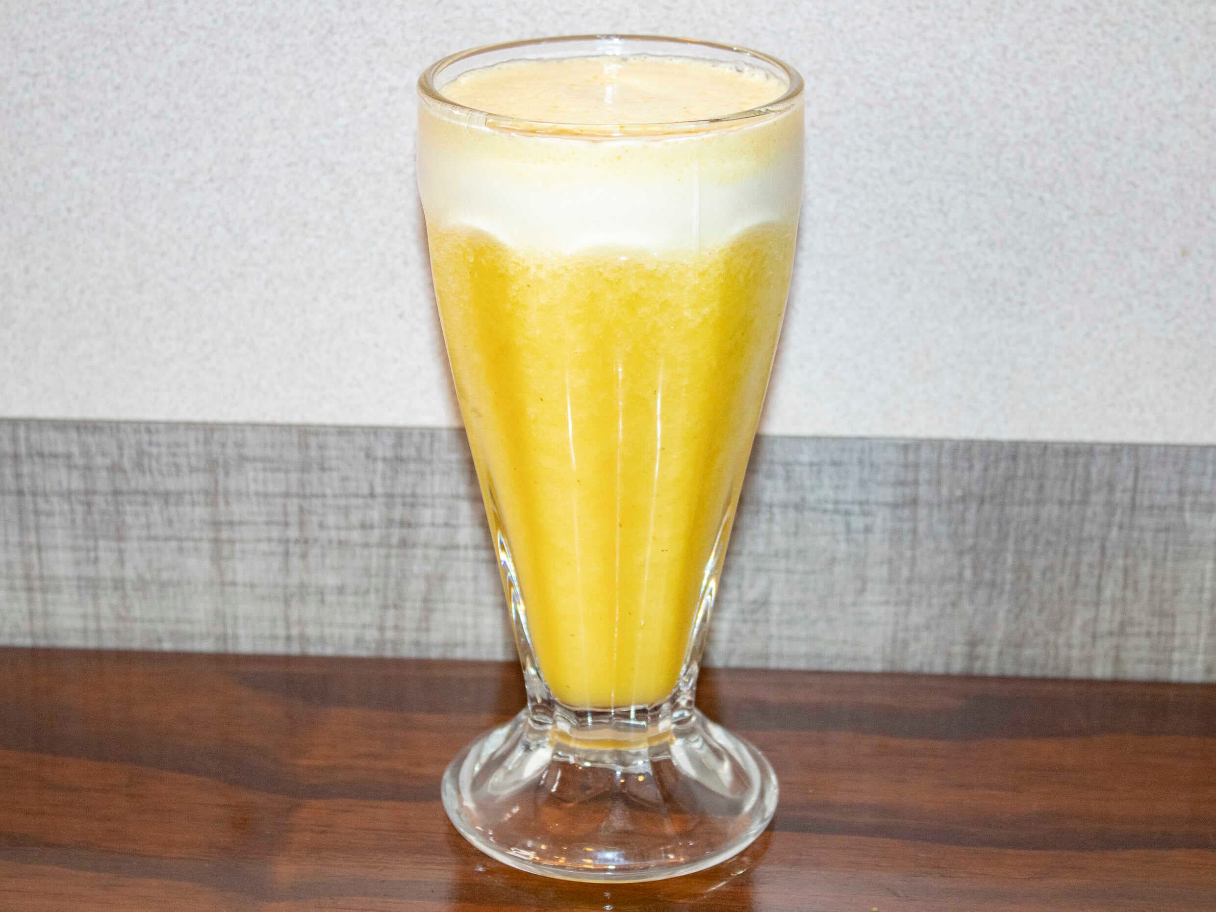 Jugo Natural con Huevos Revueltos