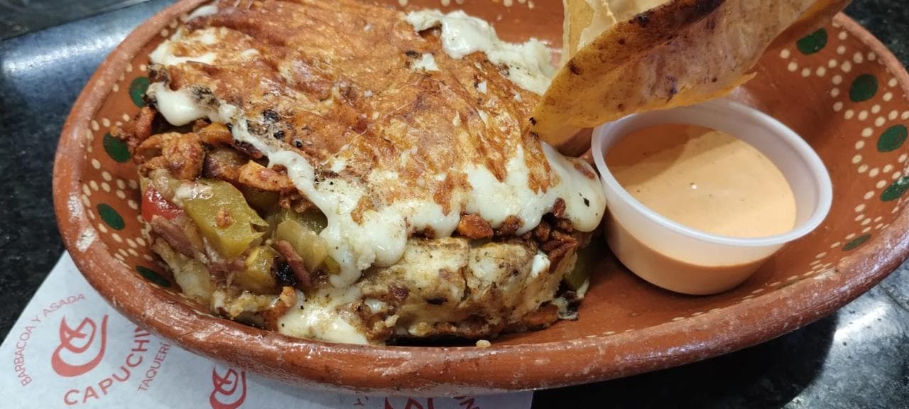Quesadilla (Pastor, Bistec o Chorizo)