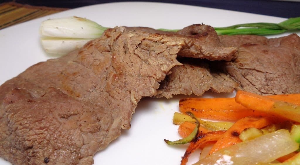 Carne asada de arrachera suave acompañado de papa