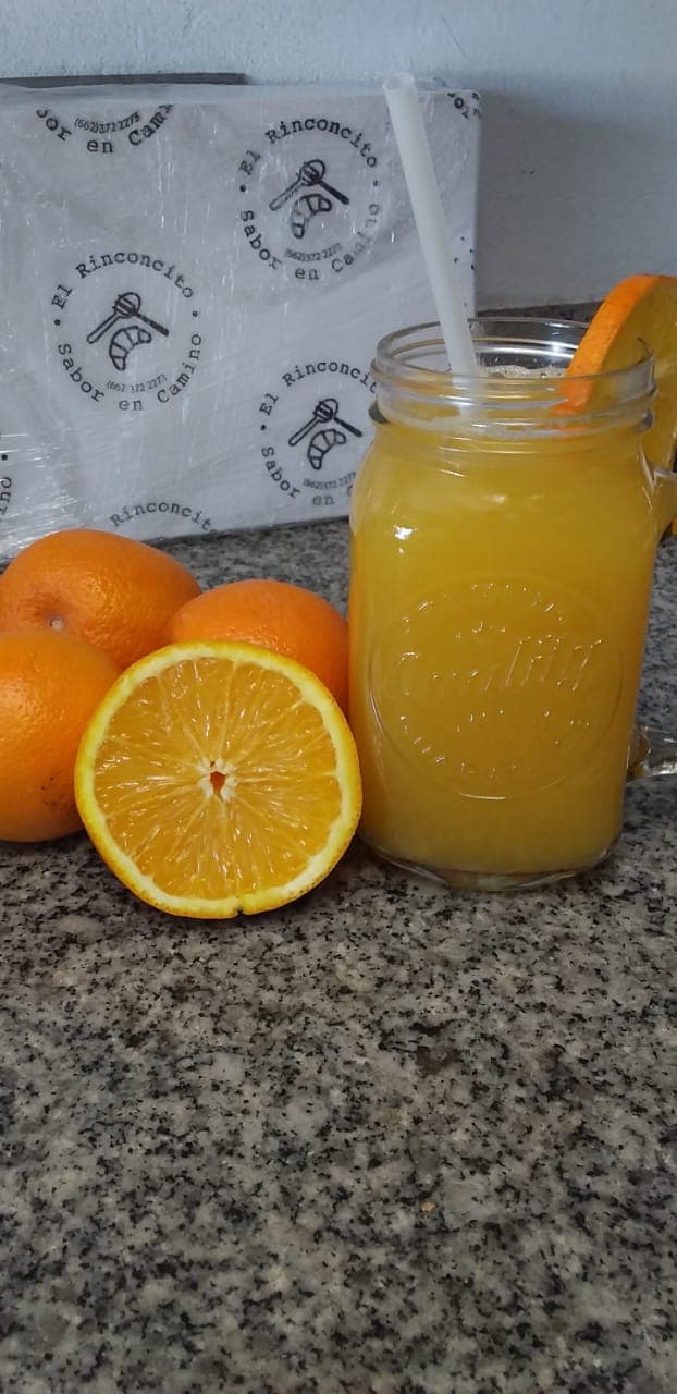 Jugo de naranja natural