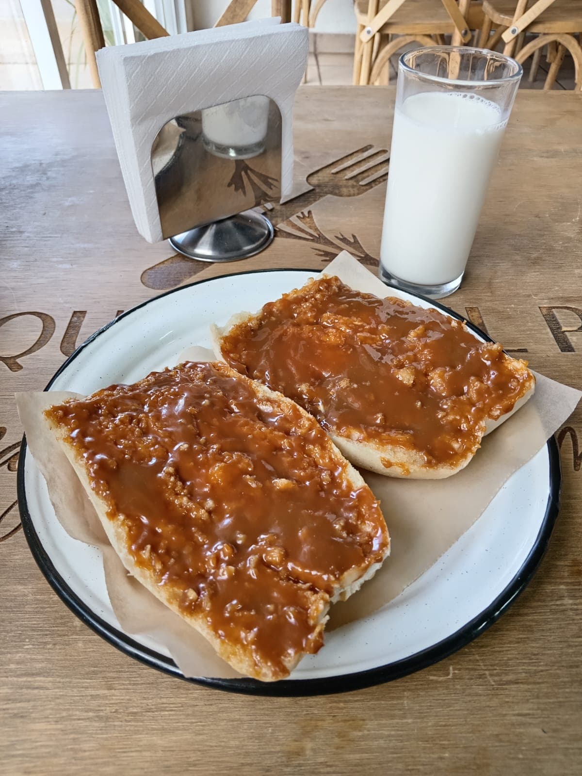 Molletes Cajeta