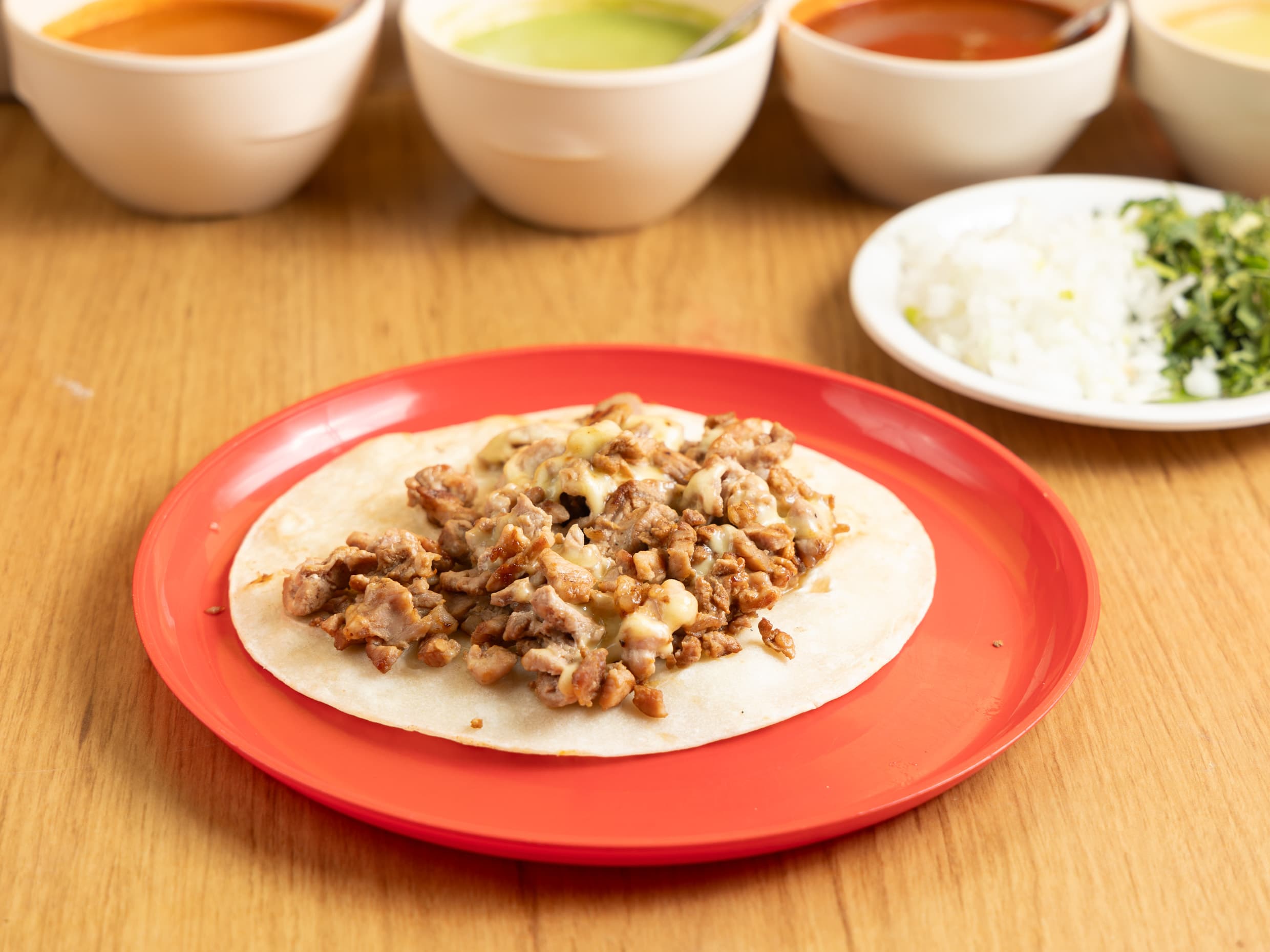 Taco de Suadero con Queso en Harina