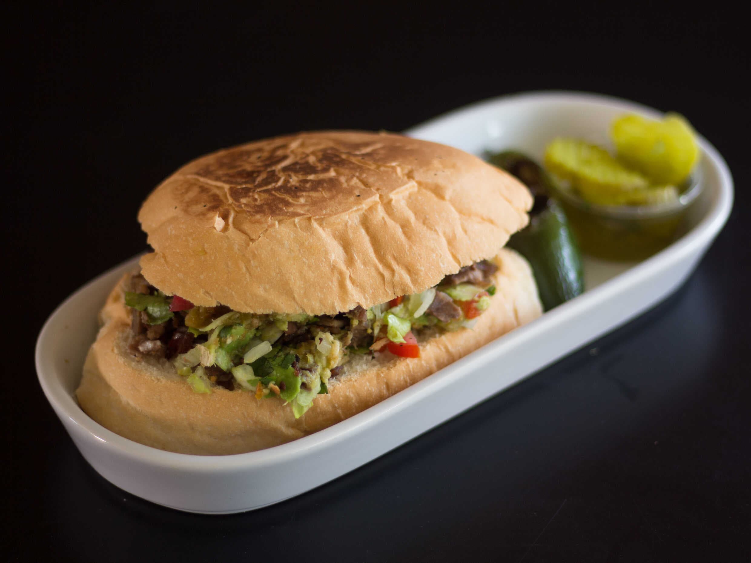 Tortas de carne asada