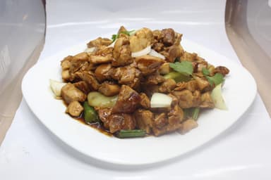 Pollo con Soya y un Rollo Primavera