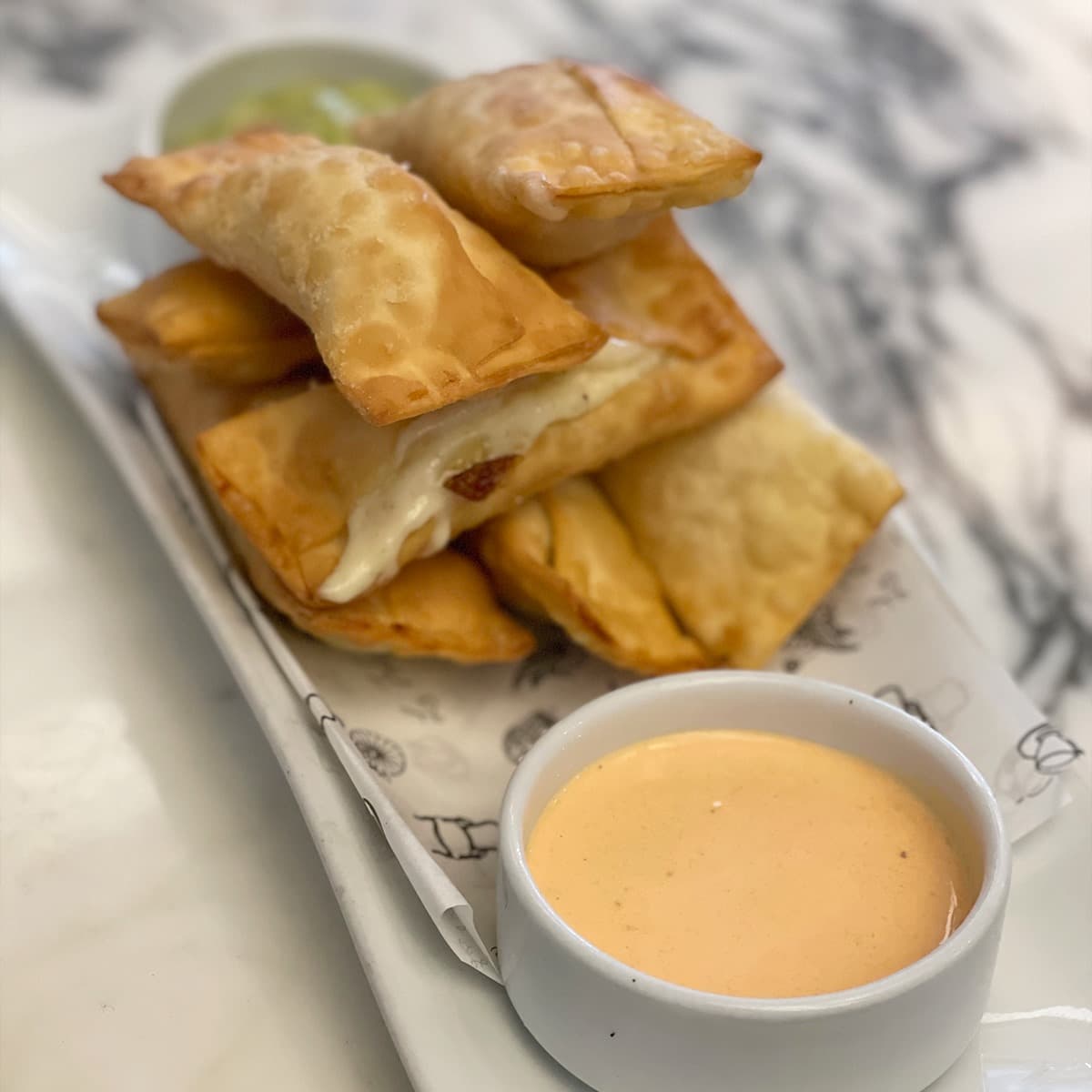Tequeños Rellenos de Jamón y Queso 10 uds