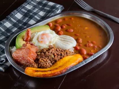 Bandeja Paisa + Limonada