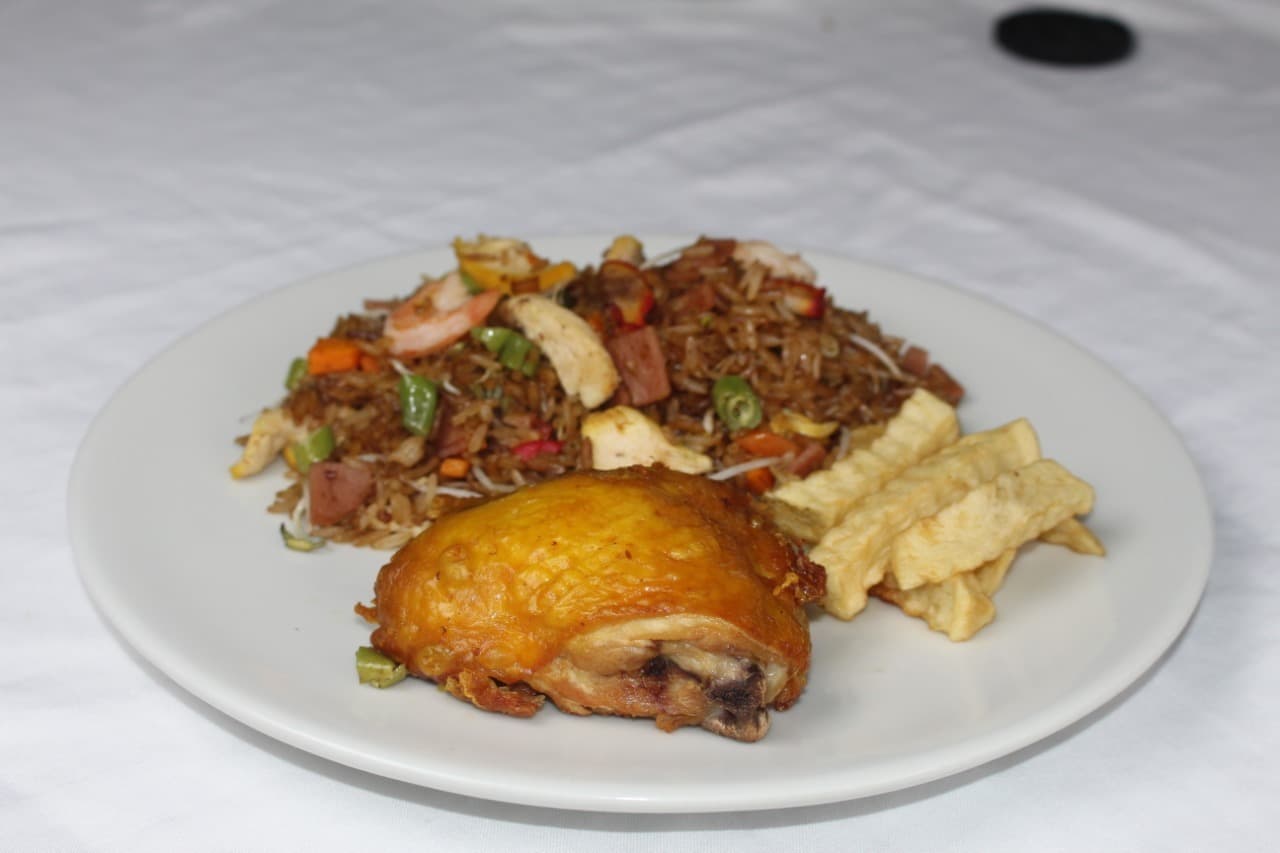 Arroz Chino con Pollo Frito (Personal)