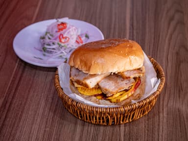 Sándwich de Chicharrón