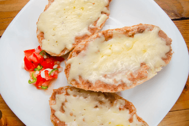Molletes Con Jamón