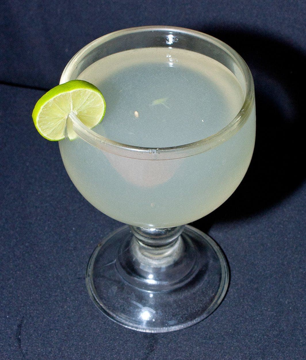 AGUA DE LIMON
