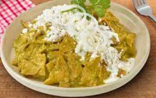 Chilaquiles verdes con huevo