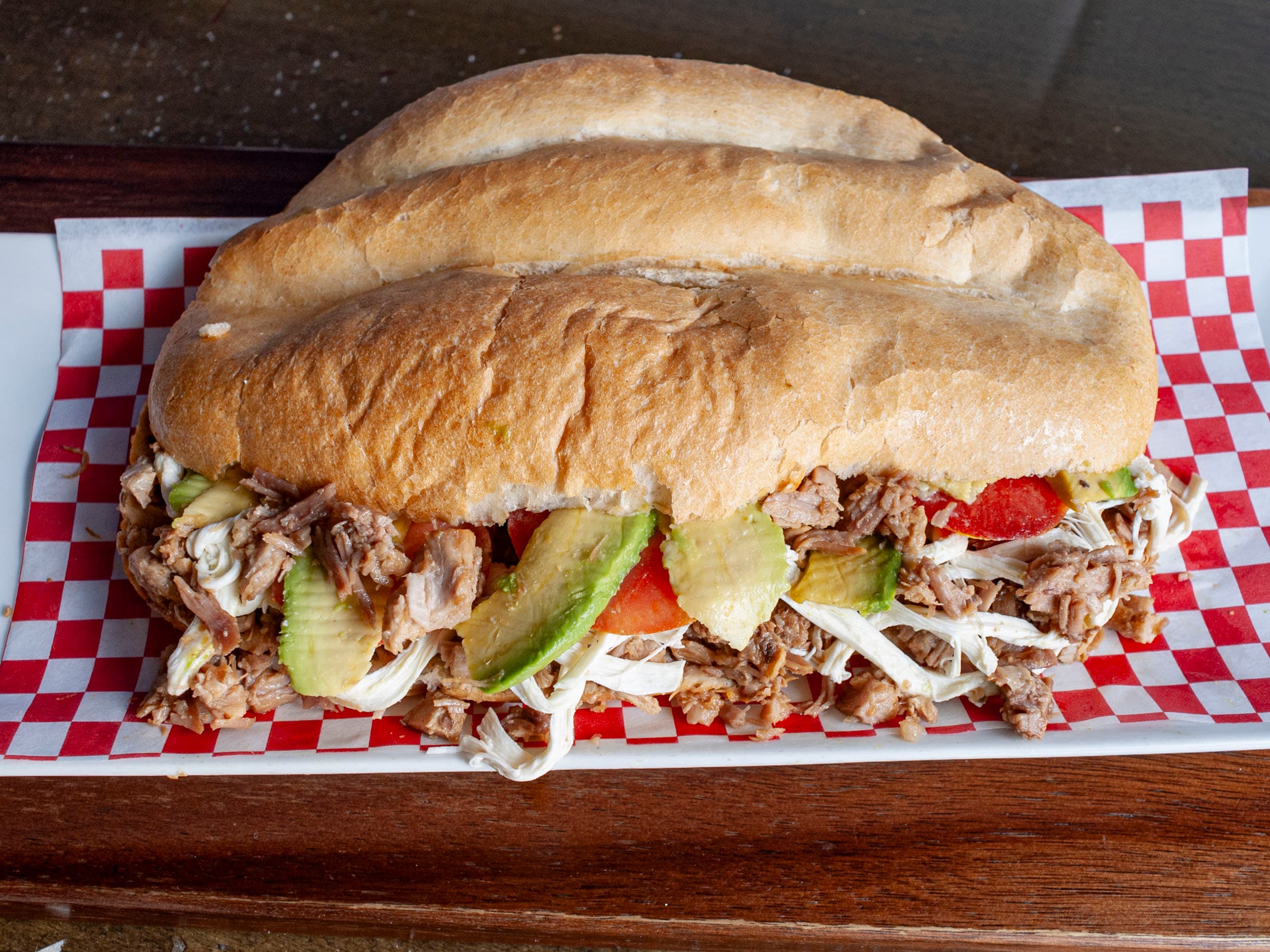 Torta de Carnitas de Cerdo
