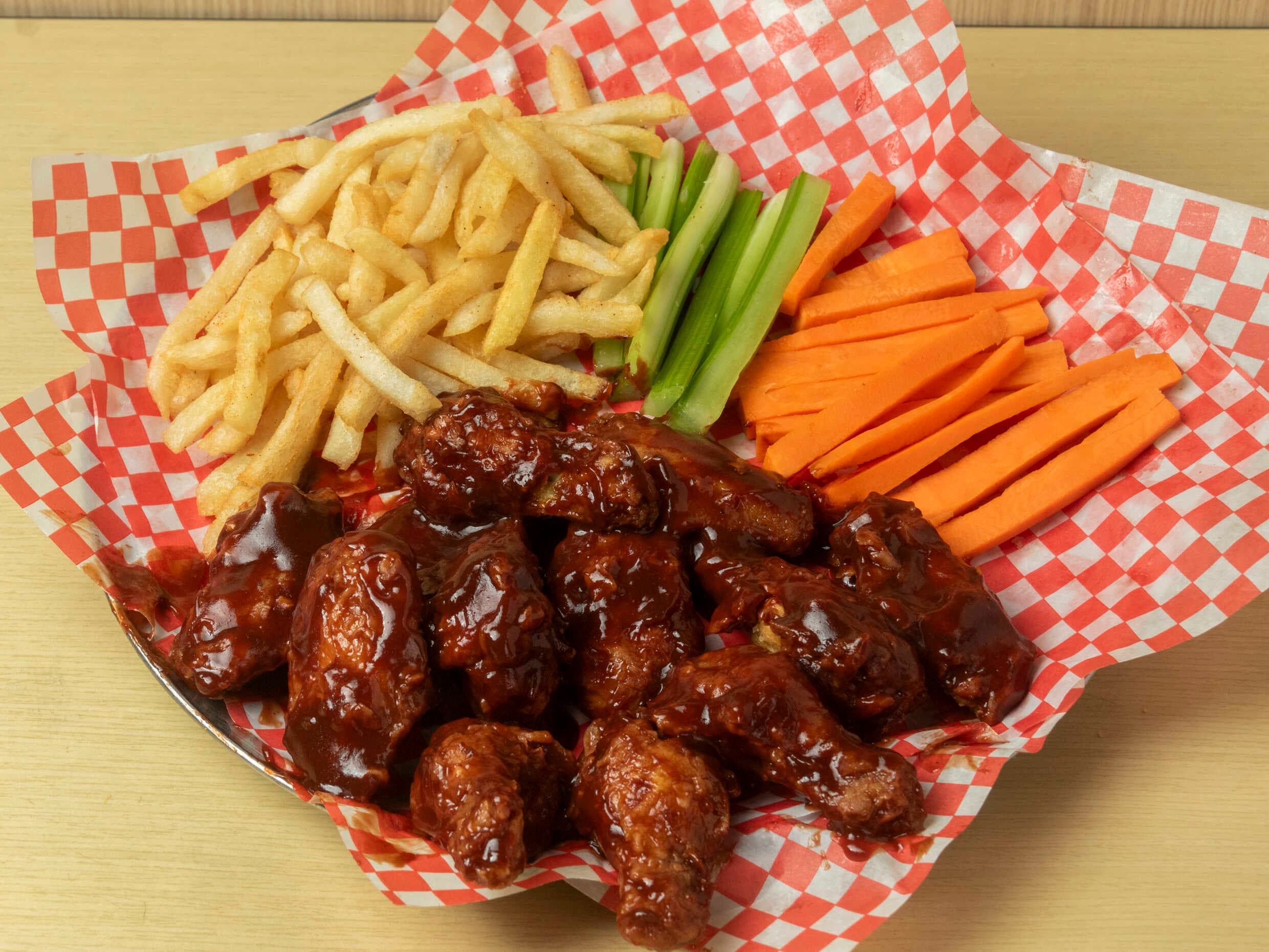 16 Piezas de Alitas BBQ