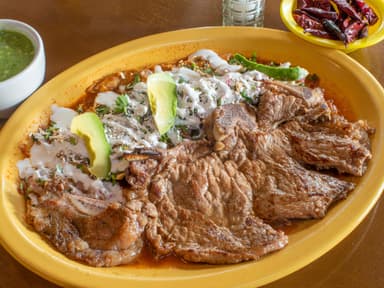 Chilaquiles Con Costilla + Bebida