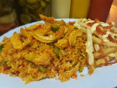 Medio de Arroz con Pollo