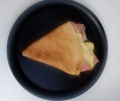 CREPA DE JAMON CON QUESO MOZARELLA