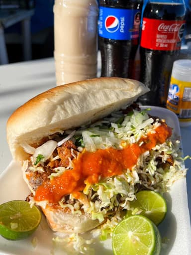 2 Tortas (Cabeza y Barbacoa) *