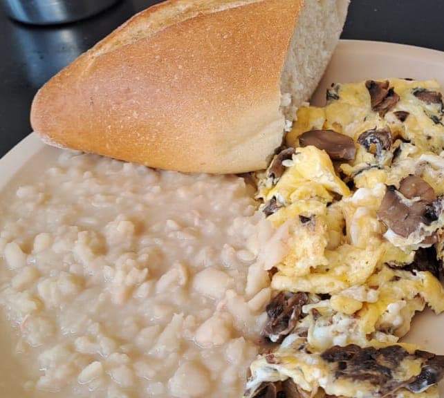 Huevos Revueltos con Champiñon