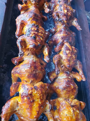 2 Pollos Asados al mojo de Ajo+2 Complemetos c/u