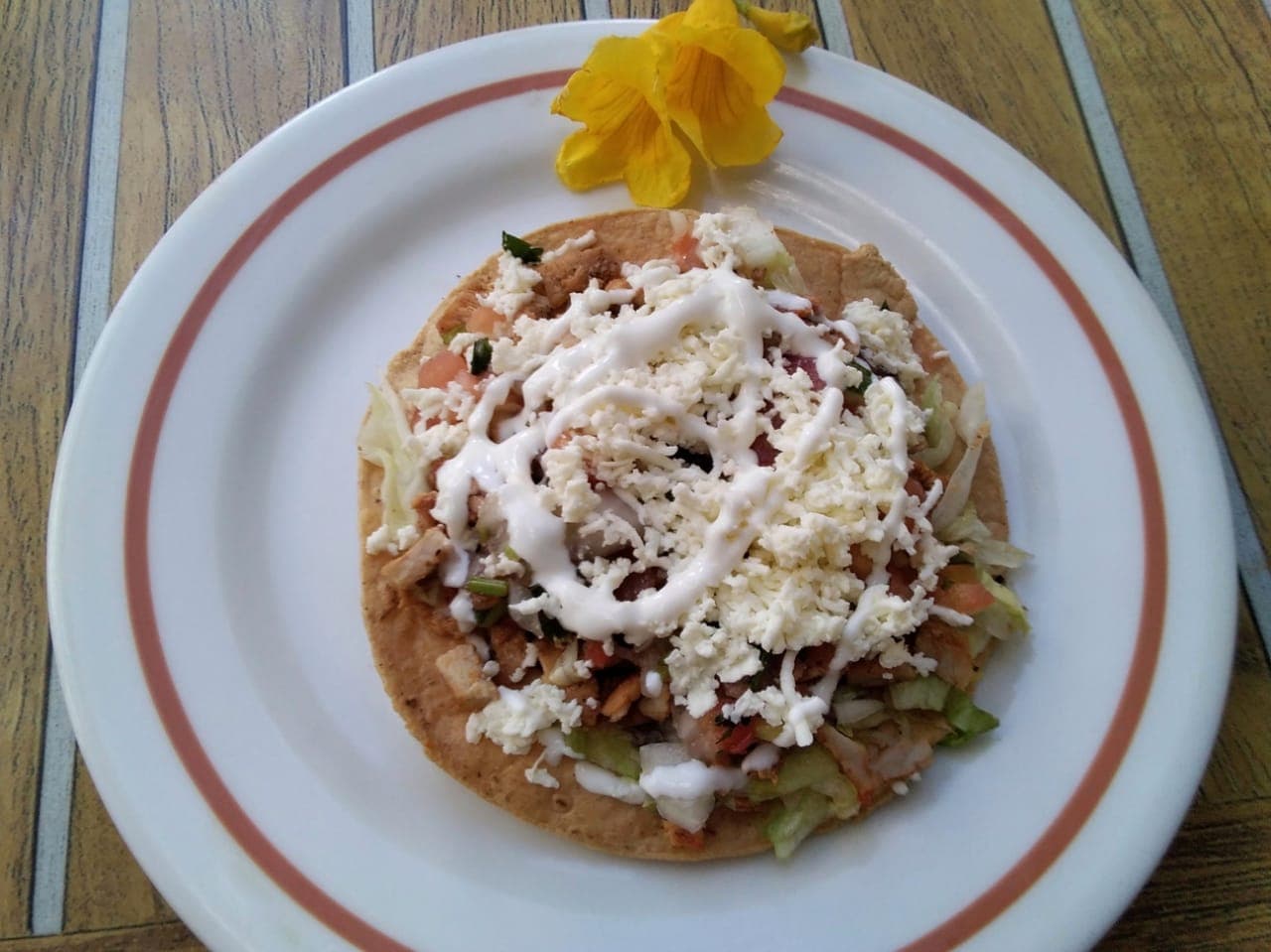 Sope de asada puerco