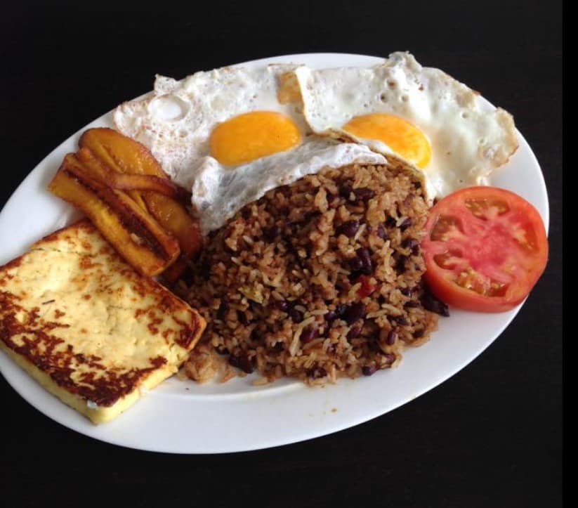 Arma tu desayuno + Bebida
