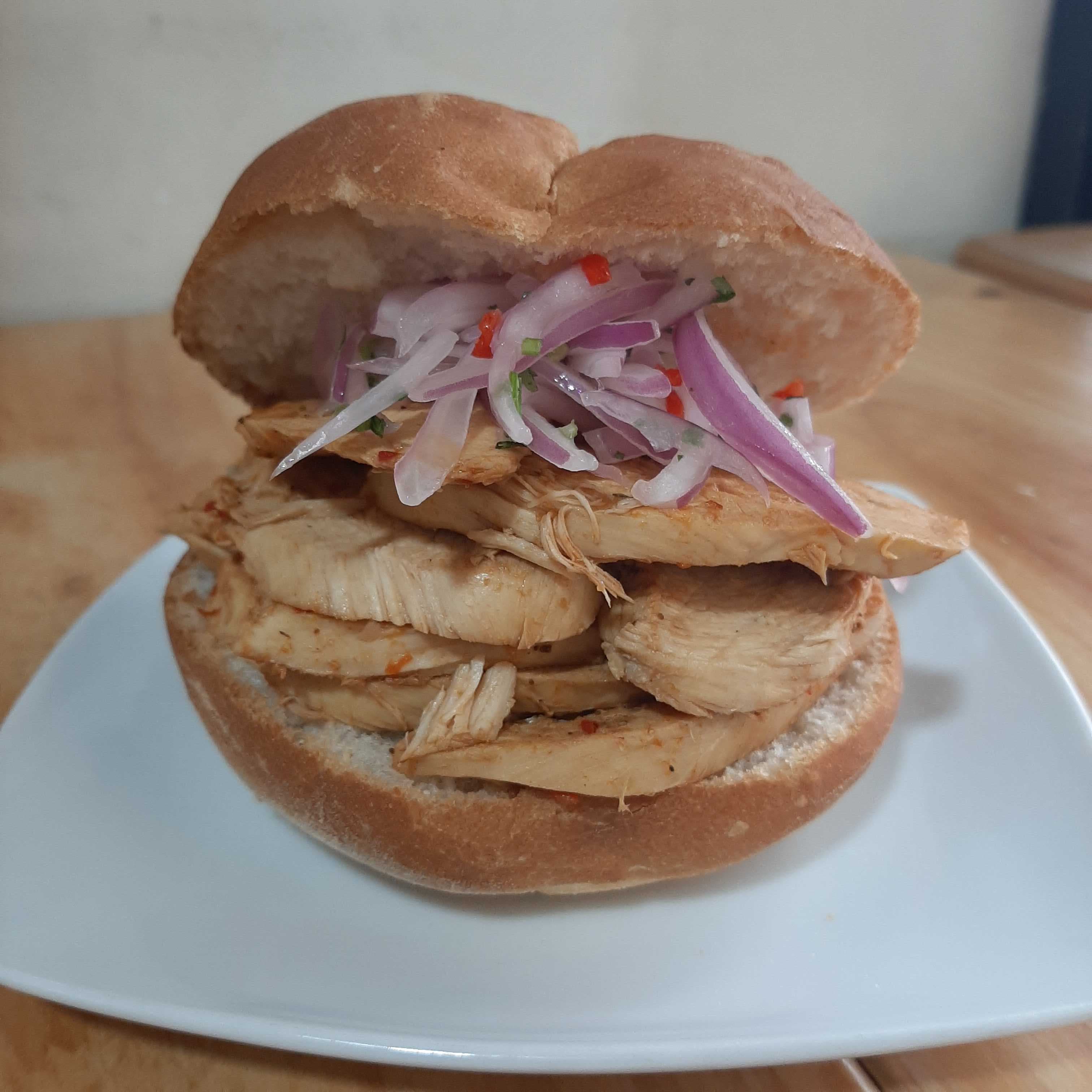 Sanguche Gran Pollo Criollo