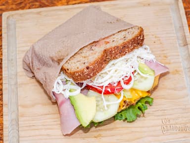 Sándwich Clásico*