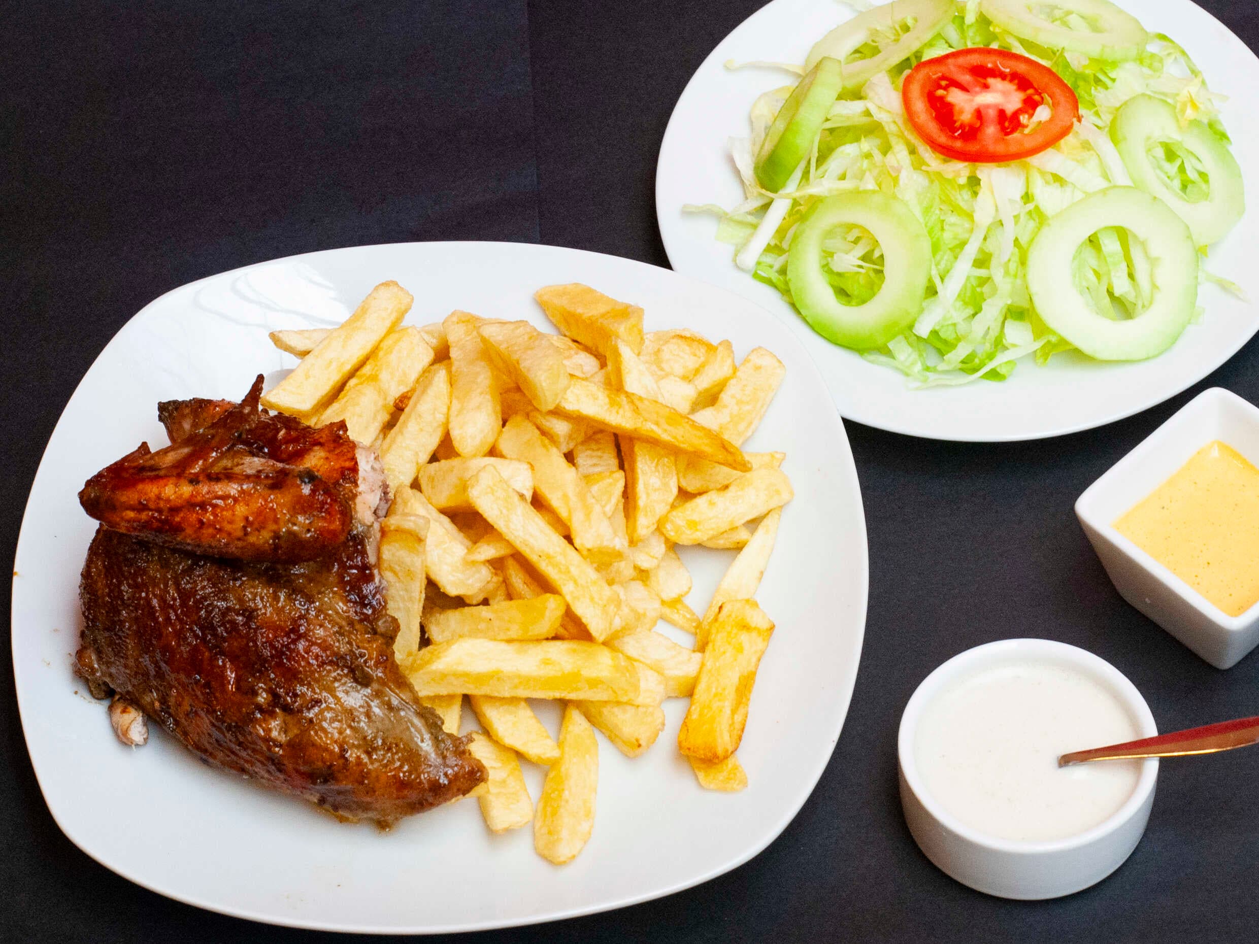 1/4 Pollo con Ensalada. **
