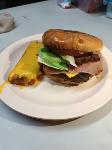 Hamburguesa Sencilla con Burrito de Frijoles