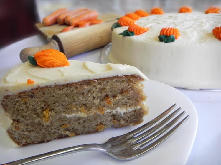REBANADA DE PASTEL DE ZANAHORIA