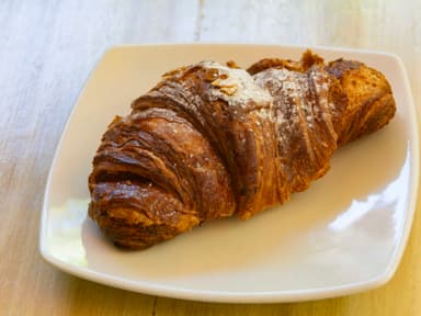 Croissant Relleno de Crema de Almendras