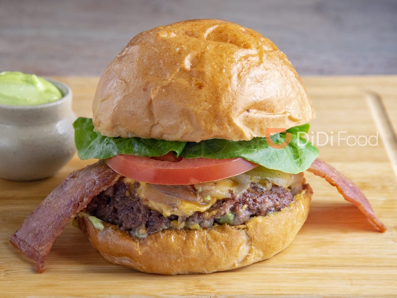 Combo Hamburguesa Cheese Burguer+jugo natural+papa