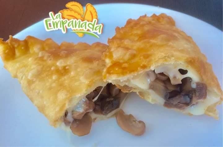 Empanada de Champiñones y Queso