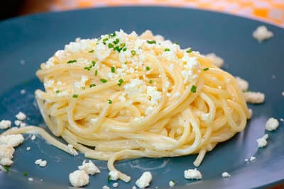 Spaguetti a la Mantequilla
