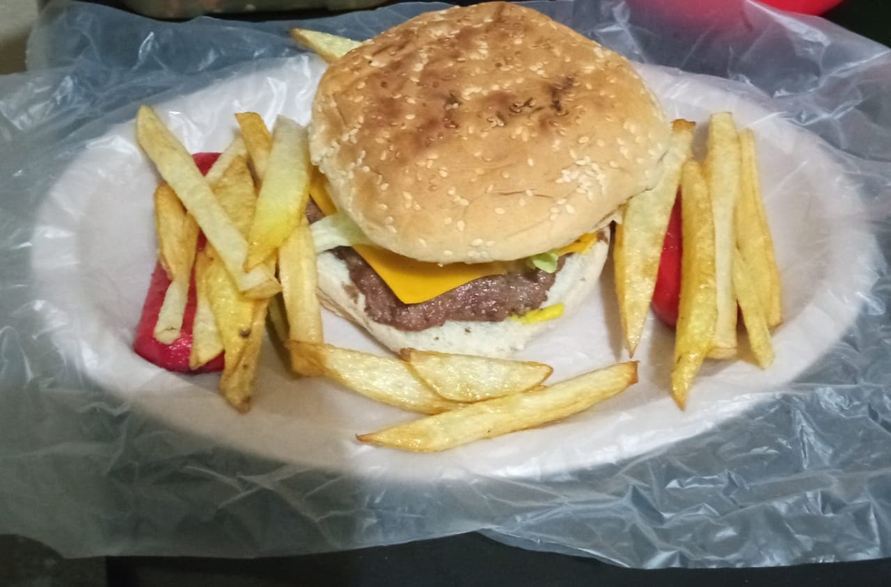 Combo hamburguesa especial y hamburguesa sencilla