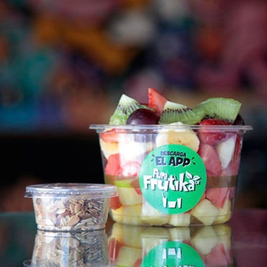 Ensalada de Frutas Grande con 1 Topping