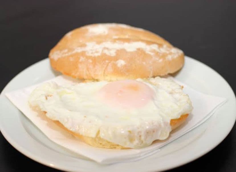 Pan con Huevo