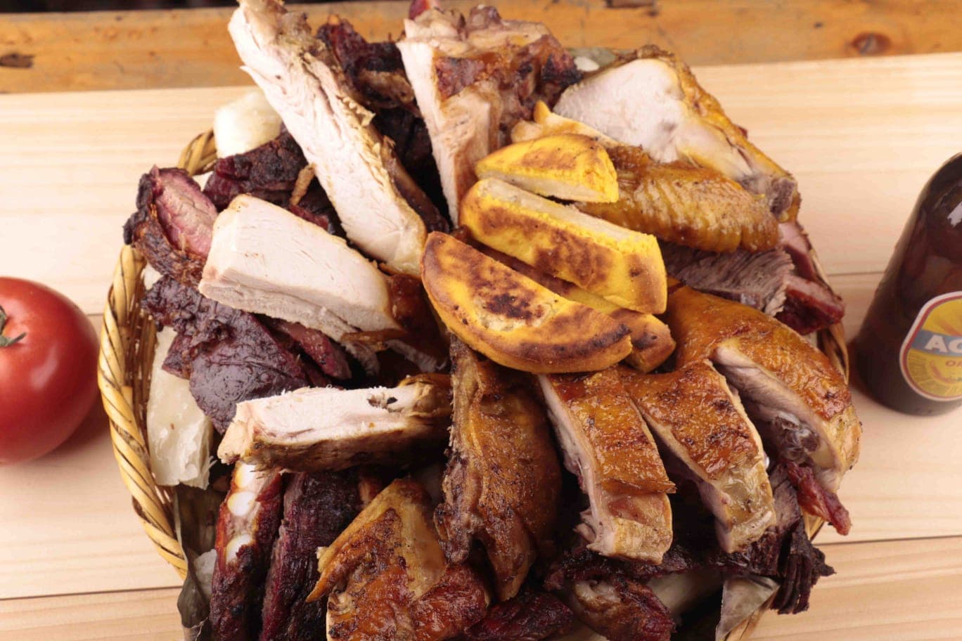 Picada Personal de Ternera, chiguiro, costillas