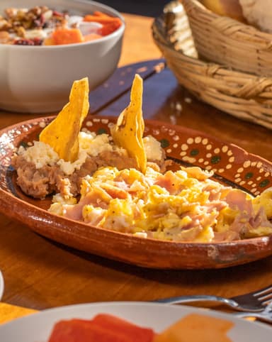 Huevos con jamón
