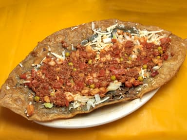 Huarache de Picadillo