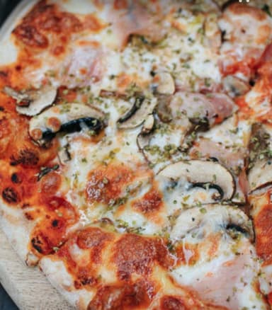 Pizza Lanis Duo de Champiñones y Jamón